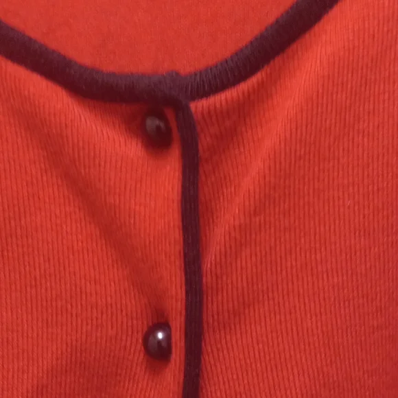 SOLD Vicose Soft L Red Cardigan - Picture 4 of 4